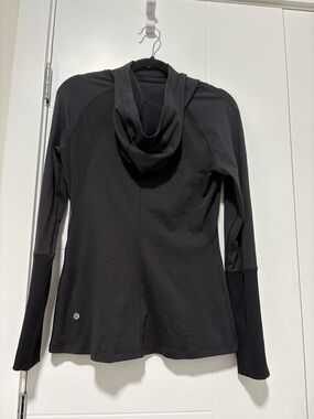 lululemon athletica Black Long-Sleeve Hooded Pullover
